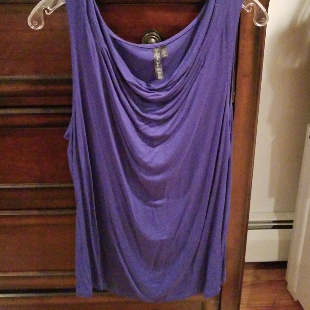 Sleeveless blouse